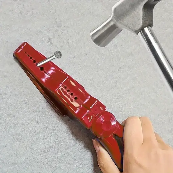 Hammer nail clip, finger safe for sliding joint pliers, hammer nail, trim nail pliers to ensure finger safety