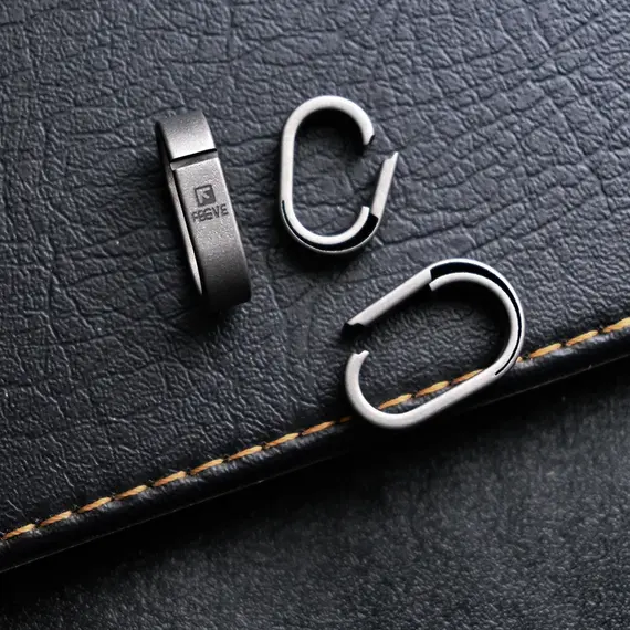 Creative Mini Car Key Chain Connection Buckle Super Light Titanium Quick Detachable Keychain Connecting Ring EDC Accessories