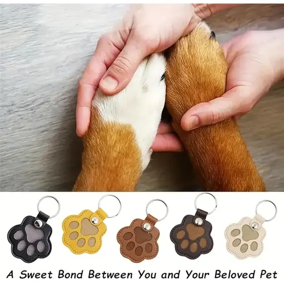 Dog Hair Collector Keychain Leather Pet Memorial Keepsake for Dogs and Cats, Fur Storage Pendant Charm Gift Keychain