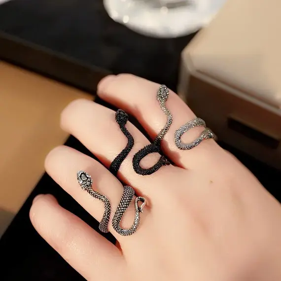 3pcs Ring Set For Both Men And Women Hip Hop Style Personalized Exaggerated Snake Retro Electrophoresis Gun Black Ring