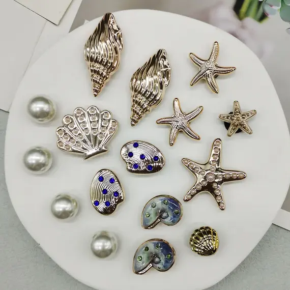 16PCS DIY Starfish Shoe Charms Bling Conch Shoes Buckle Decorations Removable Shell Shoe Accessories Mutlifunctional Shoe Clips