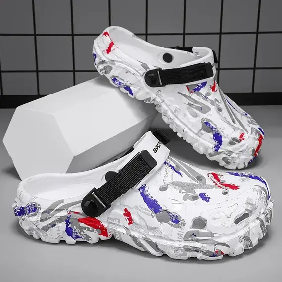 Plus Size  Summer Men Sandals Clogs Outdoor Garden Clogs Hole Shoes Male Casual Shoes Water Shoes Comfort Home Soft Slippers