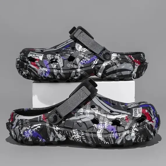 Plus Size  Summer Men Sandals Clogs Outdoor Garden Clogs Hole Shoes Male Casual Shoes Water Shoes Comfort Home Soft Slippers