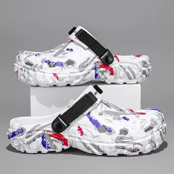 Plus Size  Summer Men Sandals Clogs Outdoor Garden Clogs Hole Shoes Male Casual Shoes Water Shoes Comfort Home Soft Slippers