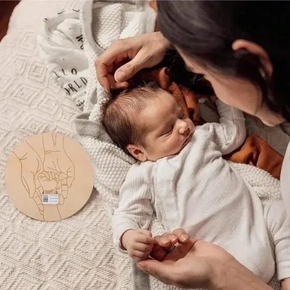 Newborn Engraved Keepsake Holder Photography Accessories  Personalized Name Baby Gift Memorial Day Gift ﻿
